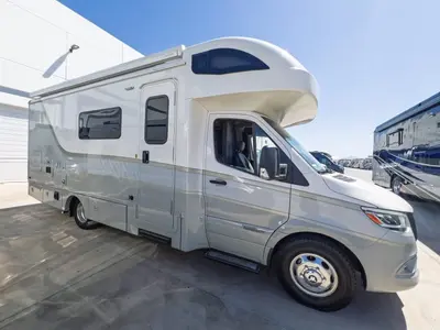 2027 Winnebago View photo 18