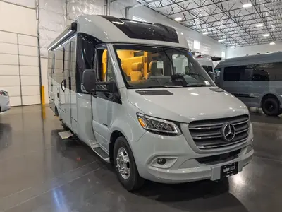 2026 Leisure Travel Unity exterior