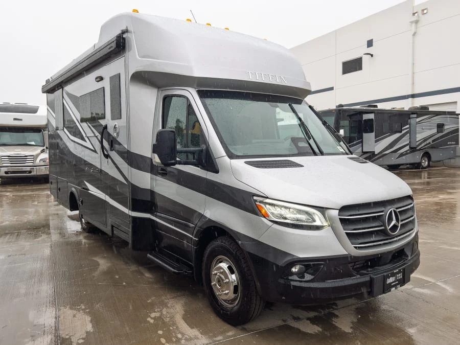 2027 Tiffin Motorhomes Wayfarer exterior