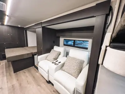 2027 Tiffin Motorhomes Wayfarer photo 7