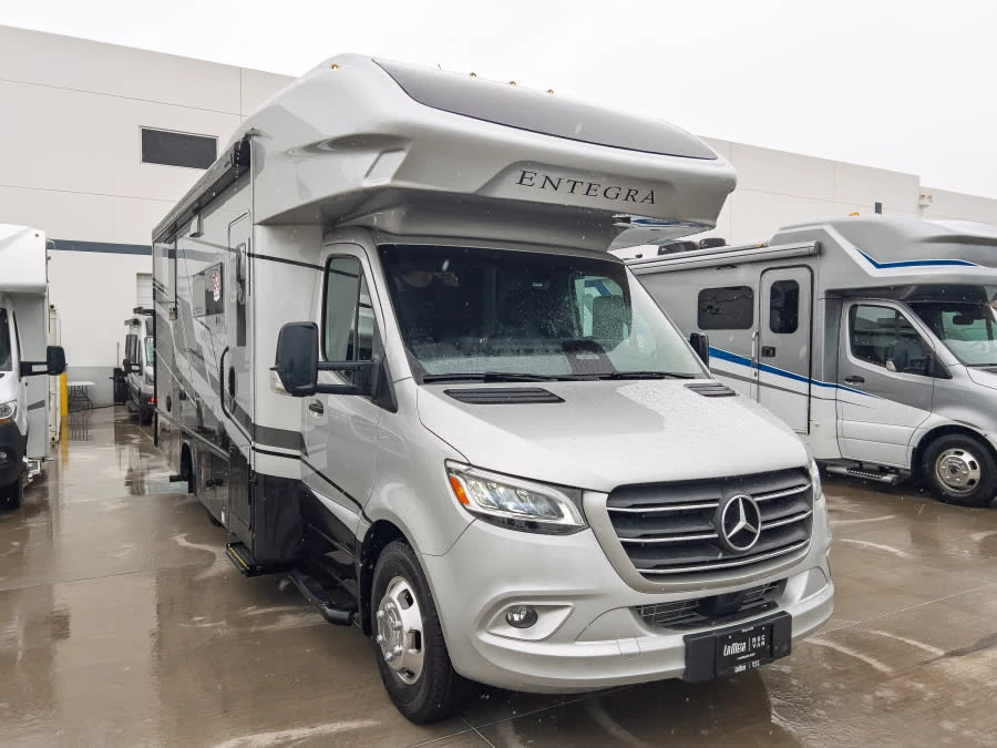 2027 Entegra Coach Qwest exterior
