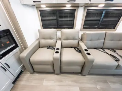 2027 Entegra Coach Vision XL photo 10