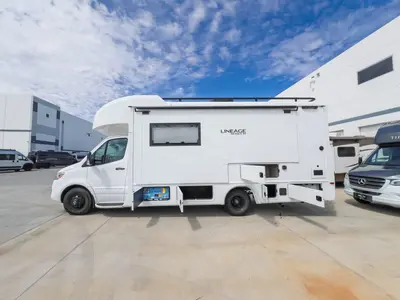 2027 Grand Design Lineage Series M photo 23