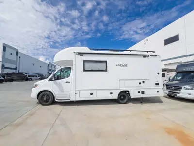 2027 Grand Design Lineage Series M photo 22