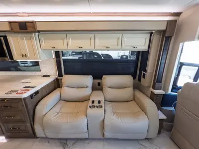 2027 Tiffin Motorhomes Allegro BUS photo 6