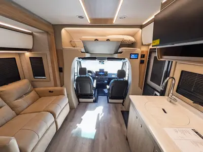 2027 Tiffin Motorhomes Wayfarer photo 4