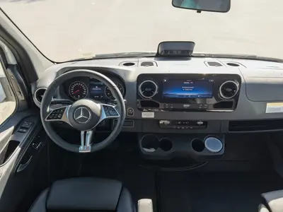 2027 Tiffin Motorhomes Wayfarer photo 2