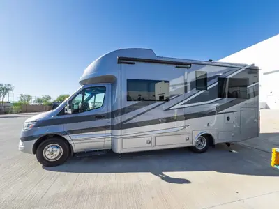 2027 Tiffin Motorhomes Wayfarer photo 22