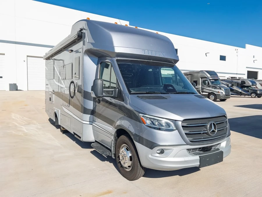 2027 Tiffin Motorhomes Wayfarer exterior