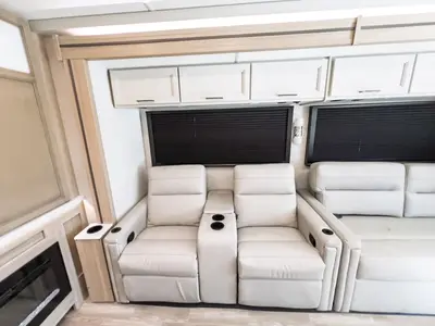 2027 Thor Motor Coach Windsport photo 9