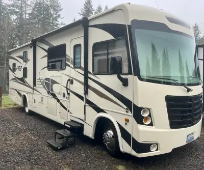 Used 2018 Forest River FR3 32DS