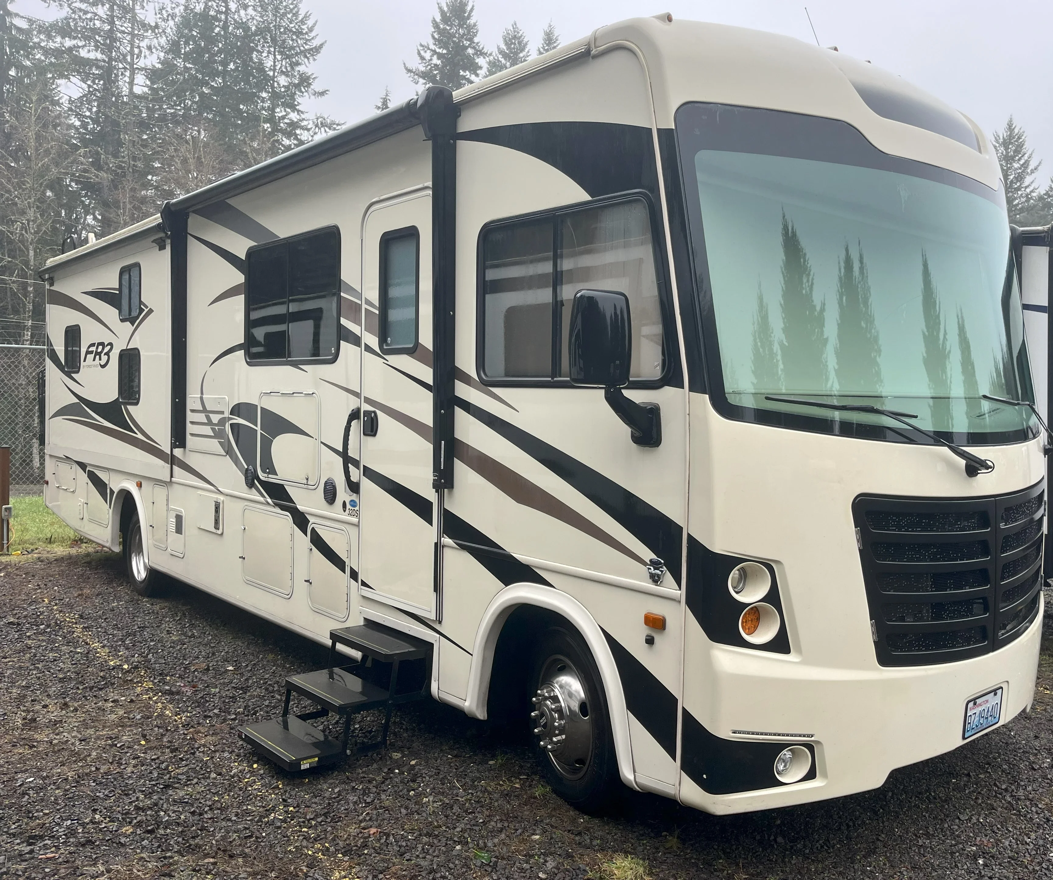 2018 FOREST RIVER FR3 exterior