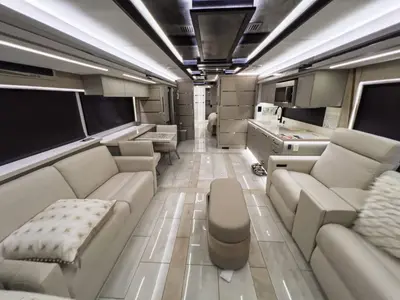 2027 Tiffin Motorhomes Zephyr photo 5