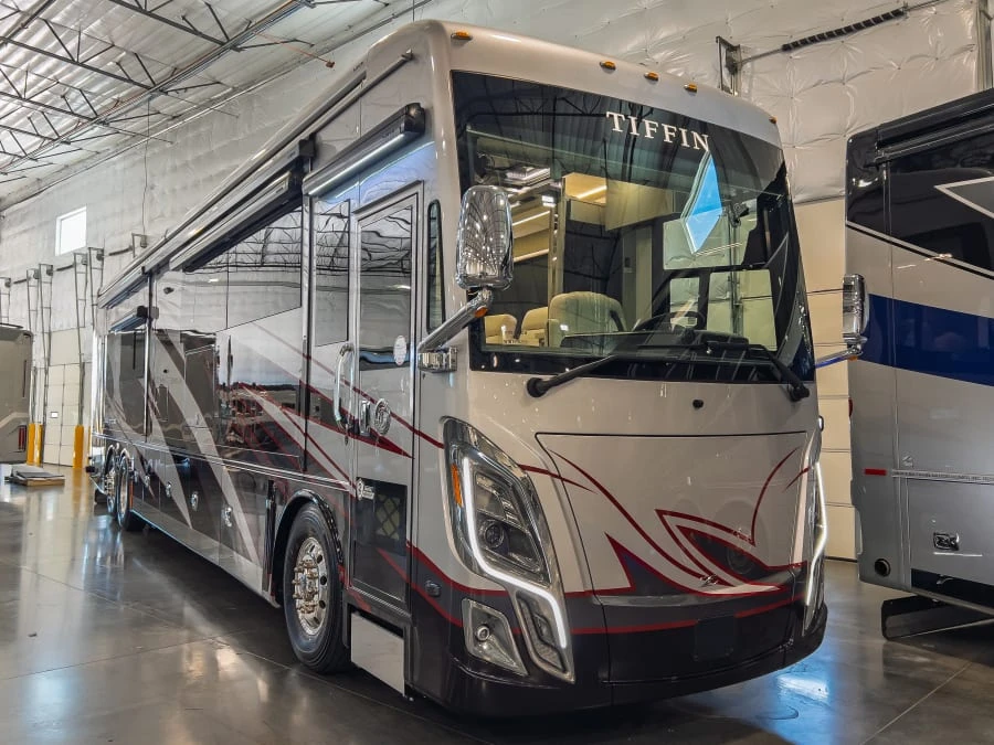 2027 Tiffin Motorhomes Zephyr exterior