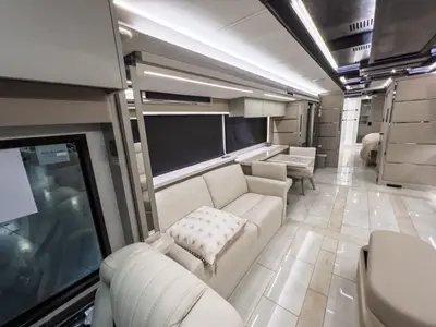2027 Tiffin Motorhomes Zephyr photo 8
