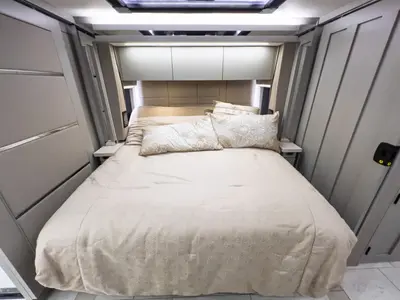 2027 Tiffin Motorhomes Zephyr photo 15