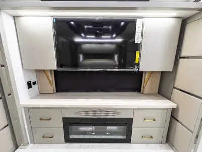 2027 Tiffin Motorhomes Zephyr photo 16