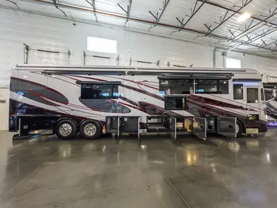 2027 Tiffin Motorhomes Zephyr photo 22