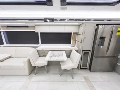 2027 Tiffin Motorhomes Zephyr photo 13
