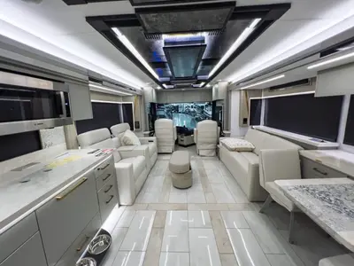 2027 Tiffin Motorhomes Zephyr photo 4