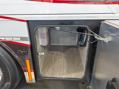 2027 Tiffin Motorhomes Zephyr photo 24