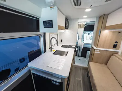2027 Thor Motor Coach Rize photo 8