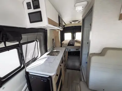 2027 Thor Motor Coach Talavera photo 9