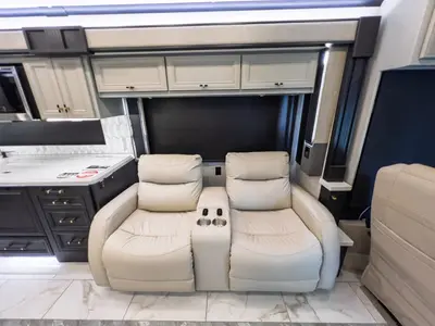 2027 Tiffin Motorhomes Allegro BUS photo 7