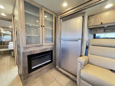 2023 Tiffin Motorhomes Breeze 33BR photo 14