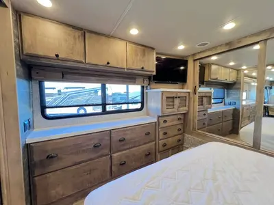 2023 Tiffin Motorhomes Breeze 33BR photo 18