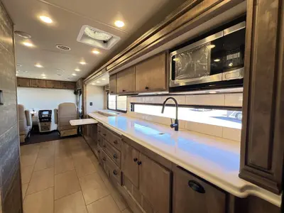 2023 Tiffin Motorhomes Breeze 33BR photo 8