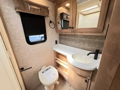 2023 Tiffin Motorhomes Breeze 33BR photo 19