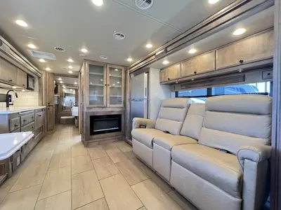 2023 Tiffin Motorhomes Breeze 33BR photo 12