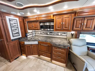 2017 Tiffin Motorhomes Allegro BUS photo 10