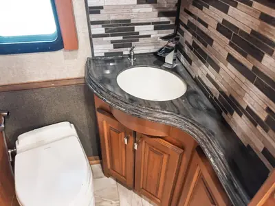 2017 Tiffin Motorhomes Allegro BUS photo 14