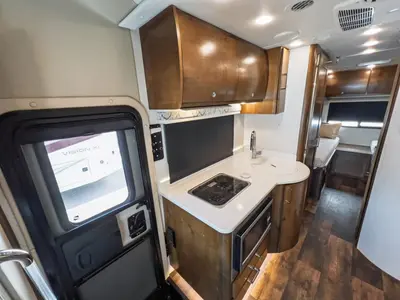 2019 Tiffin Motorhomes Wayfarer photo 8