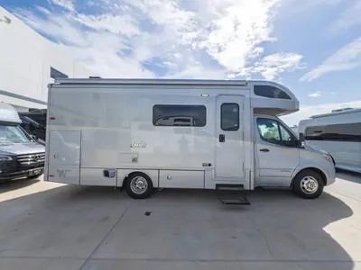2025 Winnebago View photo 18