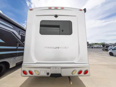 2018 Pleasure Way Plateau XL photo 27