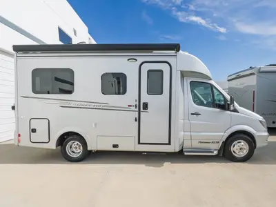2018 Pleasure Way Plateau XL photo 17