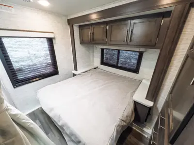 2025 Entegra Coach Odyssey SE photo 13