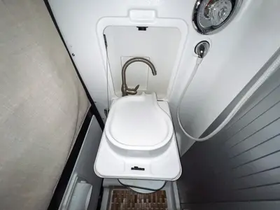 2021 Winnebago Travato photo 17