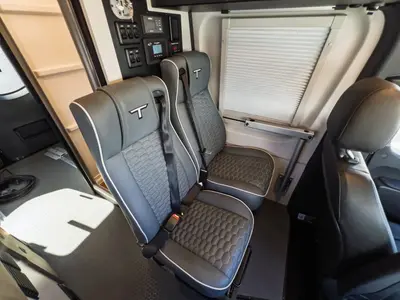 2023 Tiffin Motorhomes GH1 photo 8