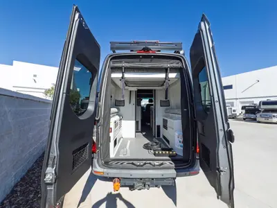 2023 Tiffin Motorhomes GH1 photo 2