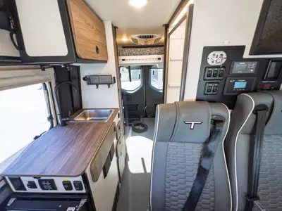 2023 Tiffin Motorhomes GH1 photo 6
