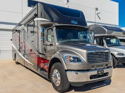 2021 Newmar Super Star exterior