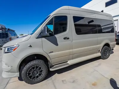 2025 Midwest Automotive Designs Luxe Cruiser photo 18