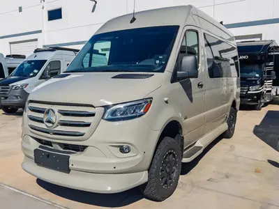 2025 Midwest Automotive Designs Luxe Cruiser photo 21
