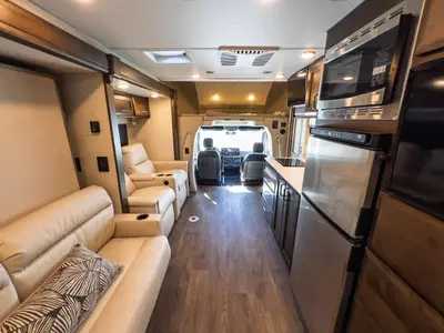 2021 Tiffin Motorhomes Wayfarer photo 4