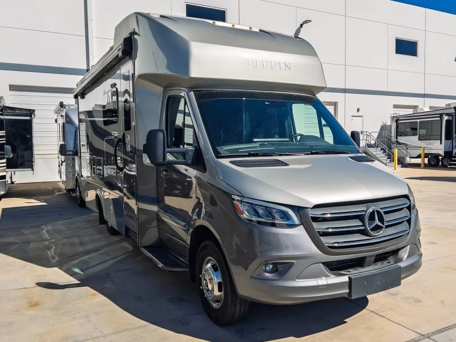 2021 Tiffin Motorhomes Wayfarer exterior