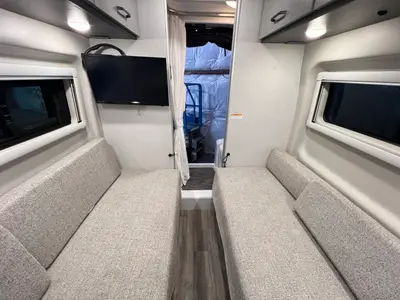 2025 Thor Motor Coach Palladium photo 14
